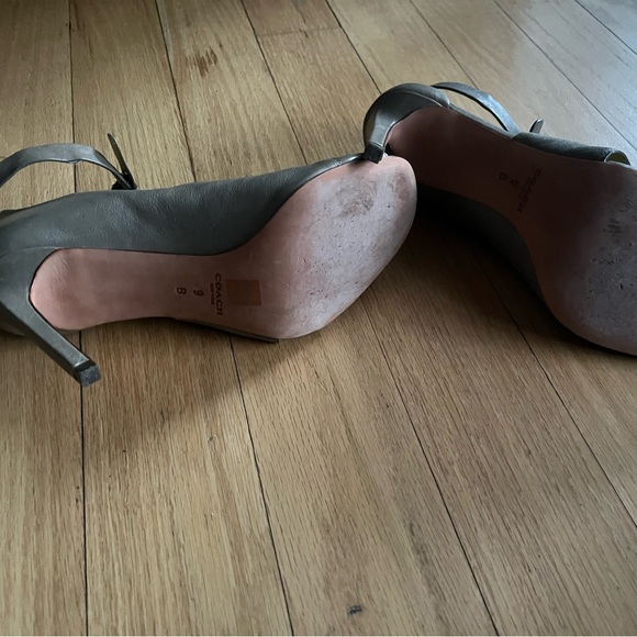 Coach Grey Heel - Picture 5 of 5